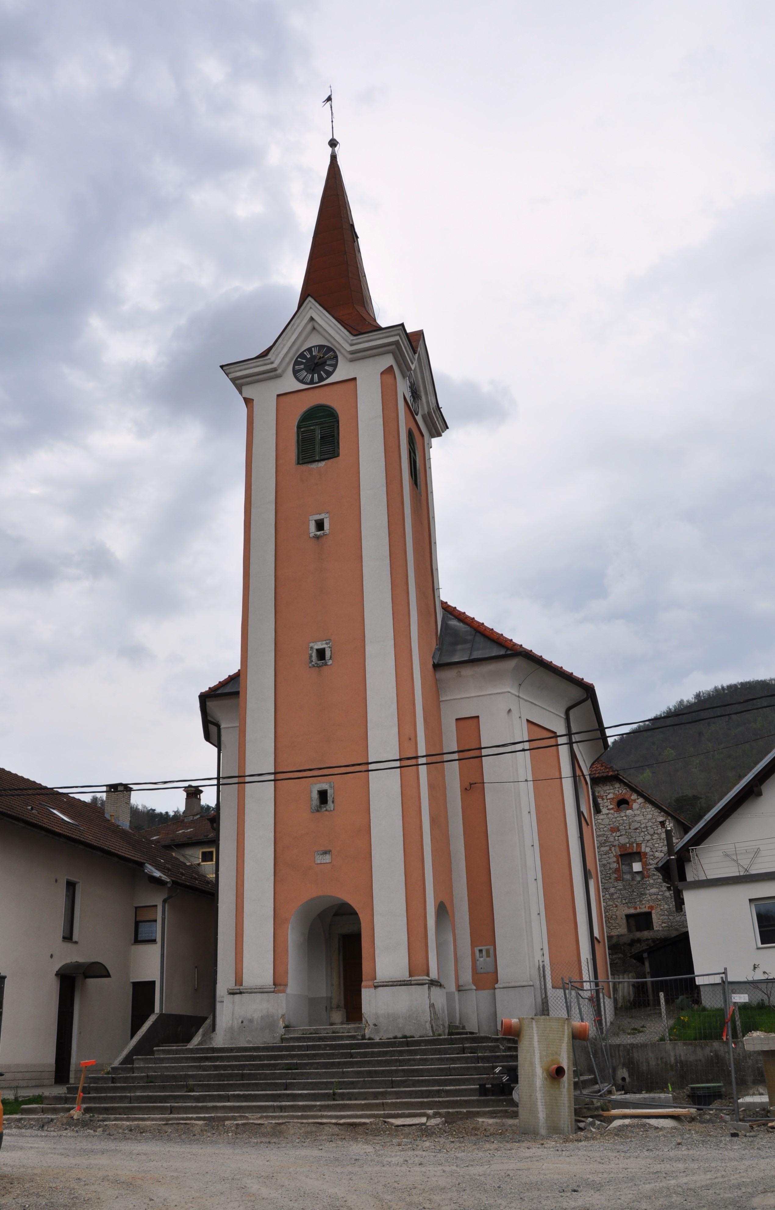 11-1 Pred cerkvijo sv. Roka trenutno potekajo gradbena dela 